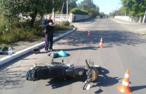 На перехресті не розминулись два мотоцикли: жінка-пасажир у лікарні На перехресті не розминулись два мотоцикли: жінка-пасажир у лікарні