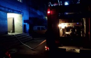 Нововолинські рятувальники ліквідували пожежу у девятиповерхівці Нововолинські рятувальники ліквідували пожежу у девятиповерхівці