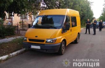 Граната під автомобіль «Ford Transit»: подробиці «замінування» в Нововолинську Граната під автомобіль «Ford Transit»: подробиці «замінування» в Нововолинську