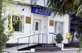 Зірвав з вуха сережку і мало не втік! Зірвав з вуха сережку і мало не втік!