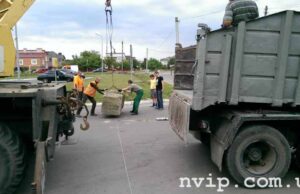 Виїзд із “ОККО” закрили бетонними блоками (ОНОВЛЕНО, ВІДЕО) Виїзд із "ОККО" закрили бетонними блоками (ОНОВЛЕНО
