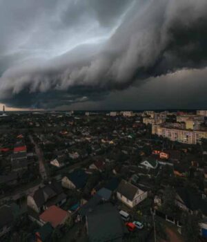 Нововолинськ перед грозою: вражаючі фото