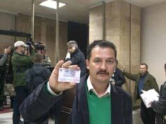 Волонтер Костянтин Зінкевич: посвідчення кандидата в нардепи й розмова з генералами Волонтер Костянтин Зінкевич: посвідчення кандидата в нардепи й розмова з генералами