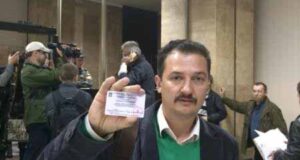 Волонтер Костянтин Зінкевич: посвідчення кандидата в нардепи й розмова з генералами Волонтер Костянтин Зінкевич: посвідчення кандидата в нардепи й розмова з генералами