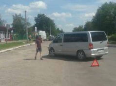 На виїзді з Нововолинська зіткнулось два мікроавтобуси. ФОТО На виїзді з Нововолинська зіткнулось два мікроавтобуси. ФОТО