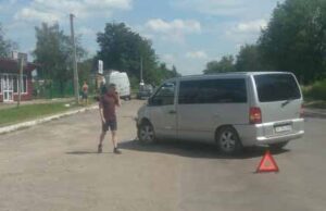 На виїзді з Нововолинська зіткнулось два мікроавтобуси. ФОТО На виїзді з Нововолинська зіткнулось два мікроавтобуси. ФОТО