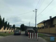 На одній з вулиць Нововолинська – конфлікт через “лежачих поліцейських”. ВІДЕО На одній з вулиць Нововолинська - конфлікт через "лежачих поліцейських". ВІДЕО