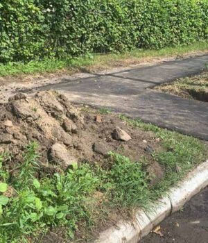 116582952_325369088636020_5304788985213544490_n У Нововолинську комунальники ремонтували тротуари "по-новому". ФОТО