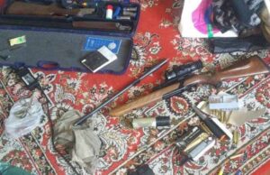 У нововолинця вилучили канабіс та зброю. ФОТО У нововолинця вилучили канабіс та зброю. ФОТО