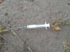 У Нововолинську біля будинку на Маяковського майже щодня розкидані шприци з кров’ю У Нововолинську біля будинку на Маяковського майже щодня розкидані шприци з кров’ю