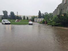 Після дощу вулиці Нововолинська перетворились на Венецію Після дощу вулиці Нововолинська перетворились на Венецію