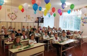 У Нововолинських школах для 614 першокласників пролунав перший дзвінок. ФОТО У Нововолинських школах для 614 першокласників пролунав перший дзвінок. ФОТО