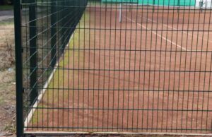 Новий тенісний корт у Нововолинську вкрився пліснявою, мохом і ряскою Новий тенісний корт у Нововолинську вкрився пліснявою