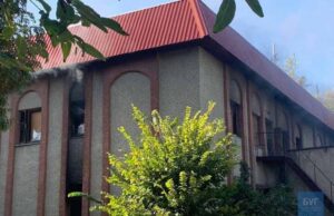 У центрі Нововолинська вкотре горіло приміщення колишнього банку У центрі Нововолинська вкотре горіло приміщення колишнього банку