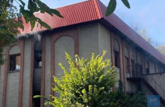У центрі Нововолинська вкотре горіло приміщення колишнього банку У центрі Нововолинська вкотре горіло приміщення колишнього банку