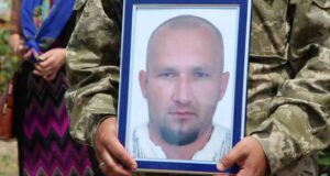 Нововолинського “кіборга” Вадима Демчука провели в останню путь (ФОТО) Нововолинського "кіборга" Вадима Демчука провели в останню путь (ФОТО)