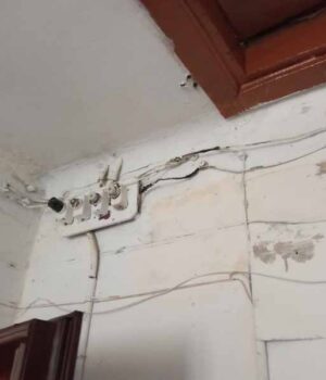 121581312_809330986555995_2565406986105220973_n Відра в коридорі та чергування на даху: влада Нововолинська та комунальники ігнорують жителів будинку на Хвильового