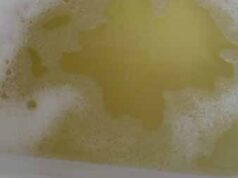 Як помитися і не залишитись бруднішим, ніж до миття?: У Нововолинську з кранів тече “чай”,... Як помитися і не залишитись бруднішим