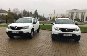 Нововолинський Центр первинної медико-санітарної допомоги отримав два автомобіля Нововолинський Центр первинної медико-санітарної допомоги отримав два автомобіля