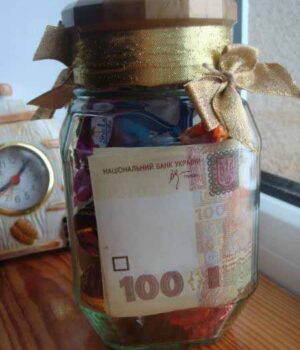 1294584969 Подаровані на День народження гроші дівчина передала солдатам