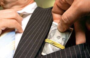 Українці зможуть “полювати” на чиновників-хабарників, – закон Українці зможуть "полювати" на чиновників-хабарників
