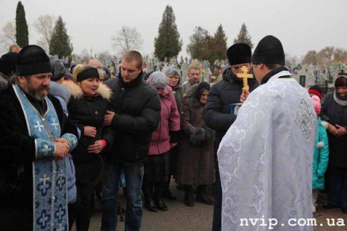 Героя Анатолія Артеменка зустрічали всім селом (ФОТО/ВІДЕО) Героя Анатолія Артеменка зустрічали всім селом (ФОТО/ВІДЕО)