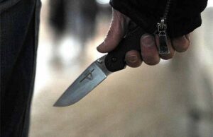 Бійка з різаниною закінчилась нападом на поліцейських, що прибули на виклик Бійка з різаниною закінчилась нападом на поліцейських