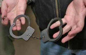 Затримали двох мешканців з наркотиками за крадіжку мідного кабелю Затримали двох мешканців з наркотиками за крадіжку мідного кабелю