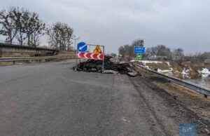 Обвал на мосту між Володимиром і Устилугом: постраждали 5 працівників Обвал на мосту між Володимиром і Устилугом: постраждали 5 працівників