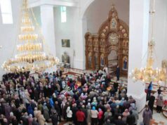Перша святкова літургія в Святодухівському соборі м.Нововолинська (ФОТО) Перша святкова літургія в Святодухівському соборі м.Нововолинська (ФОТО)