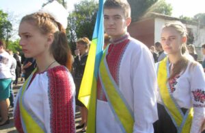 У школах міста – останній дзвоник У школах міста - останній дзвоник