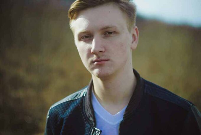 У Нововолинську побили журналіста каналу “СТН” У Нововолинську побили журналіста каналу "СТН"