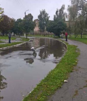 Після зливи затопило вулицю Нововолинську