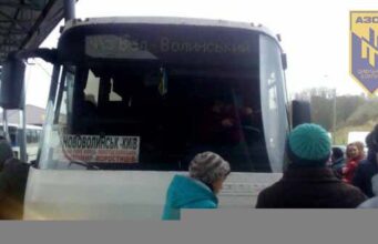 У Нововолинську водій нахамив та вигнав ветерана АТО з автобуса. У Нововолинську водій нахамив та вигнав ветерана АТО з автобуса.