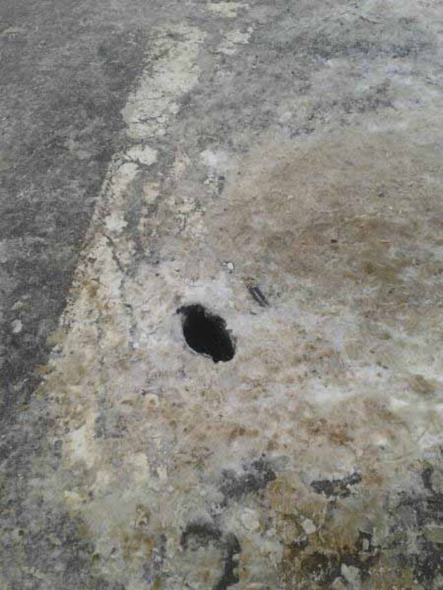 Небезпека на перехресті вулиці В. Стуса та п-р Перемоги! Небезпека на перехресті вулиці В. Стуса та п-р Перемоги!