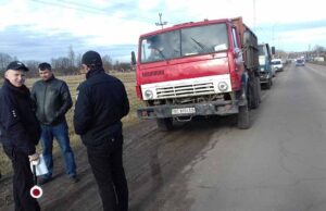 Поліція затримала автомобіль із обладнанням, яке вивозили з шахти №1 «Нововолинська» Поліція затримала автомобіль із обладнанням