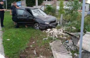 ДТП на вулиці Сокальській – п’яний за кермом протаранив паркан (Фото) ДТП на вулиці Сокальській - п'яний за кермом протаранив паркан (Фото)