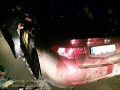 Під Луцьком поліцейські зупинили автомобіль з бурштином та юнаком у багажнику Під Луцьком поліцейські зупинили автомобіль з бурштином та юнаком у багажнику