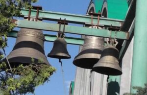 За чий кошт Сапожніков увіковічнив своє ім’я на церковних дзвонах? За чий кошт Сапожніков увіковічнив своє ім’я на церковних дзвонах?