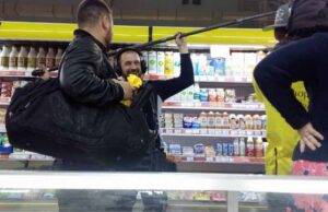 Магазини масово позачинялись на ревізію… Нововолинськ інспектує «Ревізор» Магазини масово позачинялись на ревізію... Нововолинськ інспектує «Ревізор»