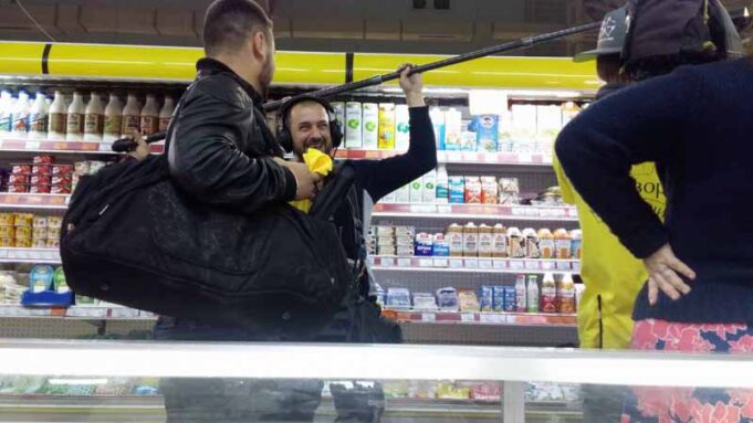 Магазини масово позачинялись на ревізію… Нововолинськ інспектує «Ревізор» Магазини масово позачинялись на ревізію... Нововолинськ інспектує «Ревізор»