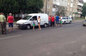 ДТП на проспекті Перемоги: водій утік з місця пригоди (оновлено) ДТП на проспекті Перемоги: водій утік з місця пригоди (оновлено)