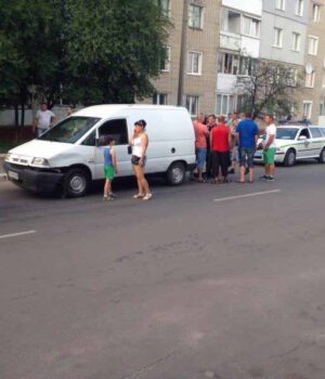 ДТП на проспекті Перемоги: водій утік з місця пригоди (оновлено)