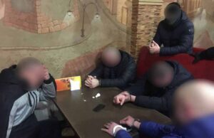 На Волині за хабар у 3000 доларів затримали працівника СБУ (ФОТО) На Волині за хабар у 3000 доларів затримали працівника СБУ (ФОТО)