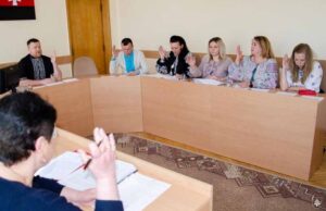 Члени виконкому спрямували мільйон гривень на матеріально-технічне забезпечення військовим та теробороні Члени виконкому спрямували мільйон гривень на матеріально-технічне забезпечення військовим та теробороні