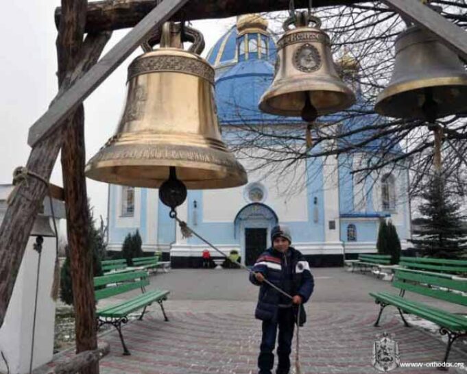 У волинського монастиря – новий 500-кілограмовий дзвін У волинського монастиря – новий 500-кілограмовий дзвін