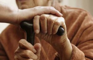 Поліцейські за годину встановили особу, котра пограбувала пенсіонерку Поліцейські за годину встановили особу