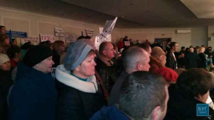 Профтехучилища Нововолинська, Володимира та Ковеля пікетують Волинську облраду Профтехучилища Нововолинська