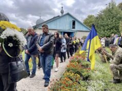 Сьогодні Нововолинська громада провела в останню путь Героя України Олега Іванова Сьогодні Нововолинська громада провела в останню путь Героя України Олега Іванова