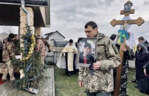 У селі Хренів попрощалися із воїном Анатолієм Левончуком У селі Хренів попрощалися із воїном Анатолієм Левончуком